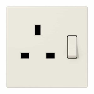 Abschaltbare Steckdose British Standard, 13 A 250 V ~, Schraubklemmen BS 1363-1, 4 mm2, ohne Krallen, integrierter erhöhter Berührungsschutz, SAFETY+,, Jung LS3171