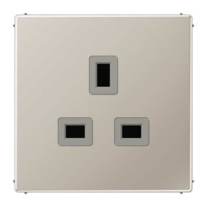Steckdose, 13 A 250 V ~, Schraubklemmen BS 1363-1, 4 mm2, ohne Krallen, integrierter erhöhter Berührungsschutz, SAFETY+, Serie LS, Edelstahl, Jung ES3521