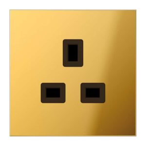 Steckdose, 13 A 250 V ~, Schraubklemmen BS 1363-1, 4 mm2, ohne Krallen, integrierter erhöhter Berührungsschutz, SAFETY+, Metall goldfarben PVD-beschic, Jung GO3521
