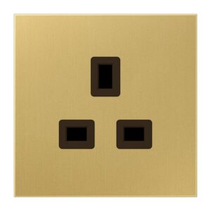 Steckdose, 13 A 250 V ~, Schraubklemmen BS 1363-1, 4 mm2, ohne Krallen, integrierter erhöhter Berührungsschutz, SAFETY+, Messing, Serie LS, Messing cl, Jung ME3521C