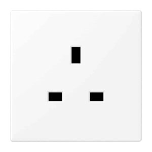 Steckdose, 13 A 250 V ~, Schraubklemmen BS 1363-1, 4 mm2, ohne Krallen, integrierter erhöhter Berührungsschutz, SAFETY+, Serie LS, schneeweiß matt, Jung LS3521WWM