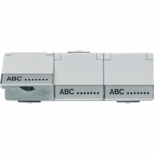 SCHUKO® Dreifach-Steckdose, 16 A 250 V ~, mit Schriftfeld, Klappdeckel, waagerecht, IP 44, WG 600, Jung 623NAW