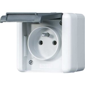 Steckdose französisch/belgisches System, 16 A 250 V ~, integrierter erhöhter Berührungsschutz, SAFETY+, Klappdeckel, senkrecht, IP 44, WG 800, Jung 821FKIW