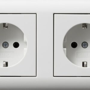 SCHUKO-Steckd. 2f verdr. + Rahmen Standard 55 Reinweiß m Gira 479304
