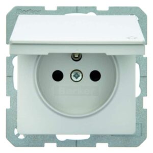 Steckdose mit Schutzkontaktstift und Klappdeckel Berker Q.1/Q.3 polarweiß, samt, Berker 6768776089