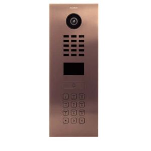 DoorBird IP Video Türstation D2101KV für Einfamilienhäuser, Edelstahl, gebürstet, PVD Beschichtung mit Bronze-Optik, 1 Ruftaste inkl. Edelstahlplättchen mit Glockensymbol, Keypad Modul (Gehäuse für Aufputz-/ Unterputzmontage separat erhältlich), DoorBird 423870017