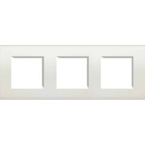 Abdeckrahmen LIVINGLIGHT: 3-fach, 2 + 2 + 2 Module, Farbe: Weiß Bticino LNA4802M3BI
