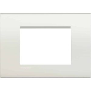 Abdeckrahmen LIVINGLIGHT für Kompaktinstallation, 3-modulig, Farbe: Weiß Bticino LNA4803BI
