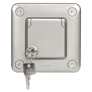 Soliroc Steckdose IP44 mit Schloss Legrand 077839
