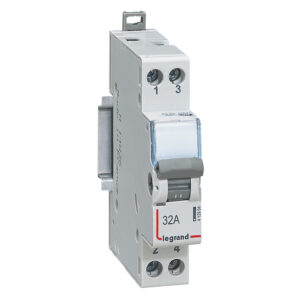 Wechselschalter CX3  1 Schließer + 1 Öffner  32A, Gebrauchskat. AC-22A, 1TE Legrand 412904