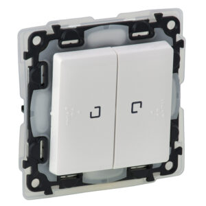 Valena Life Doppelwechselschalter beleuchtet IP44 Farbe: Ultraweiß Legrand 752159