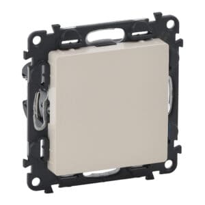 Valena Life Blindabdeckung Farbe: Mandelweiß Legrand 755181