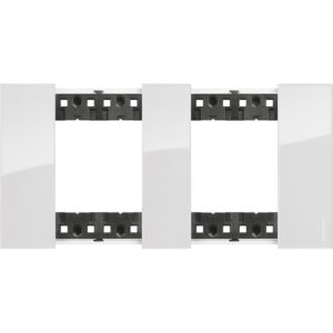 LivingNow Abdeckrahmen 2x2-modulig in der Farbausführung Ice Bticino KA4802M2DW
