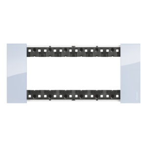 LivingNow Abdeckrahmen 6-modulig in der Farbausführung Sky Bticino KA4806DA