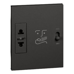 LivingNow 3-modulige Rasiersteckdose in der Farbausführung Black Bticino KG4177