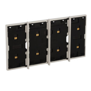 LivingNow 4-mod. Rahmen mit integr. Busleitung für 3-mod. Dose; Farbe: White Bticino KW8103P1