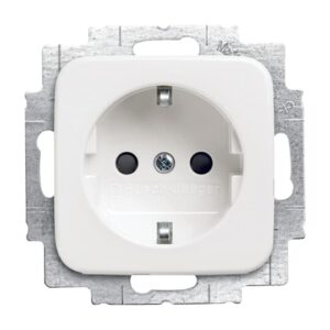 SCHUKO® Steckdose Safety+ mit Nachtorientierungslicht/Steplight® 20 EUCBLI-214 Busch Jaeger 2CKA002013A5291